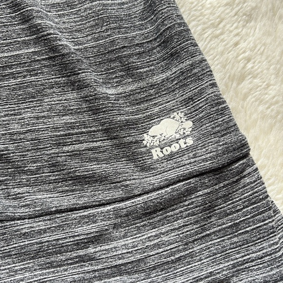 Roots Lightweight Hoodie – Size XS | Cozy Comfort | Athleisure Essential | - Picture 4 of 7